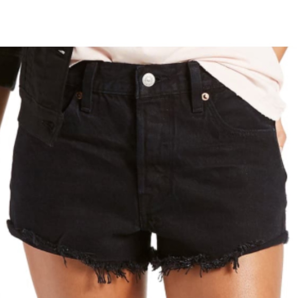 Levi’s 501 Frayed Denim Shorts in Vintage Vinyl